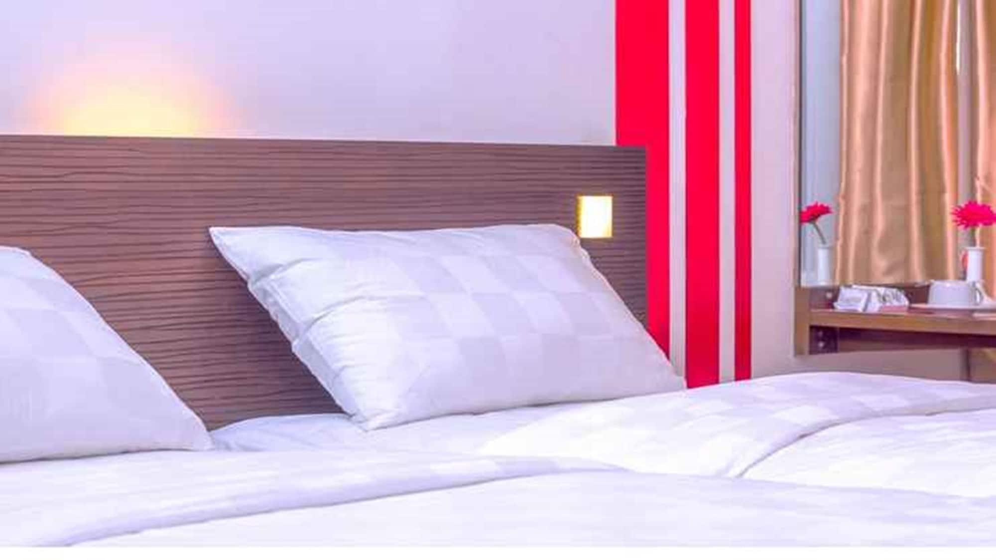 Redstar Hotel Giacarta Esterno foto