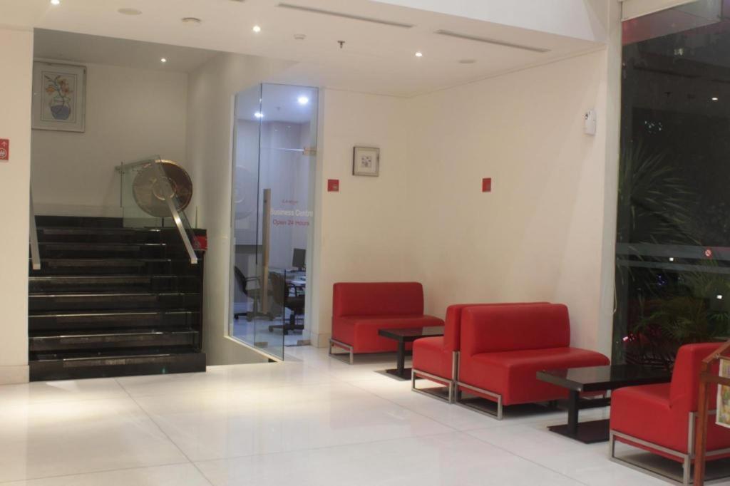 Redstar Hotel Giacarta Esterno foto