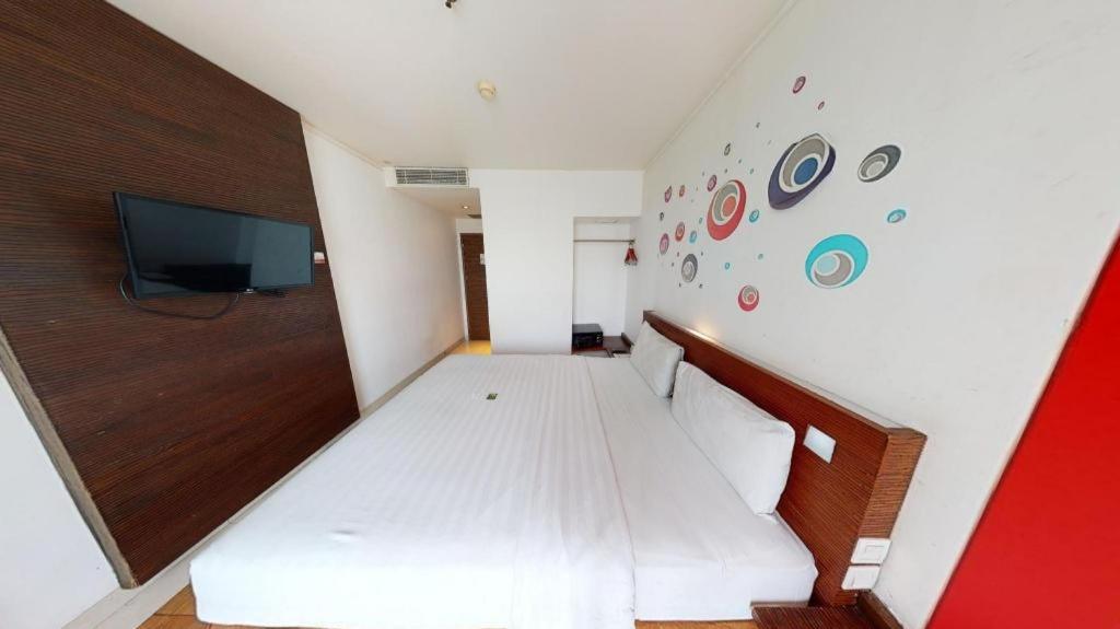 Redstar Hotel Giacarta Esterno foto
