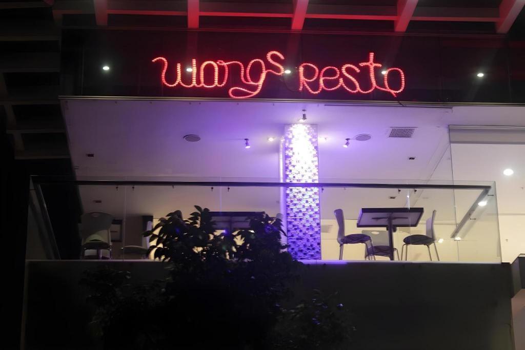 Redstar Hotel Giacarta Esterno foto