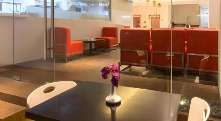 Redstar Hotel Giacarta Esterno foto